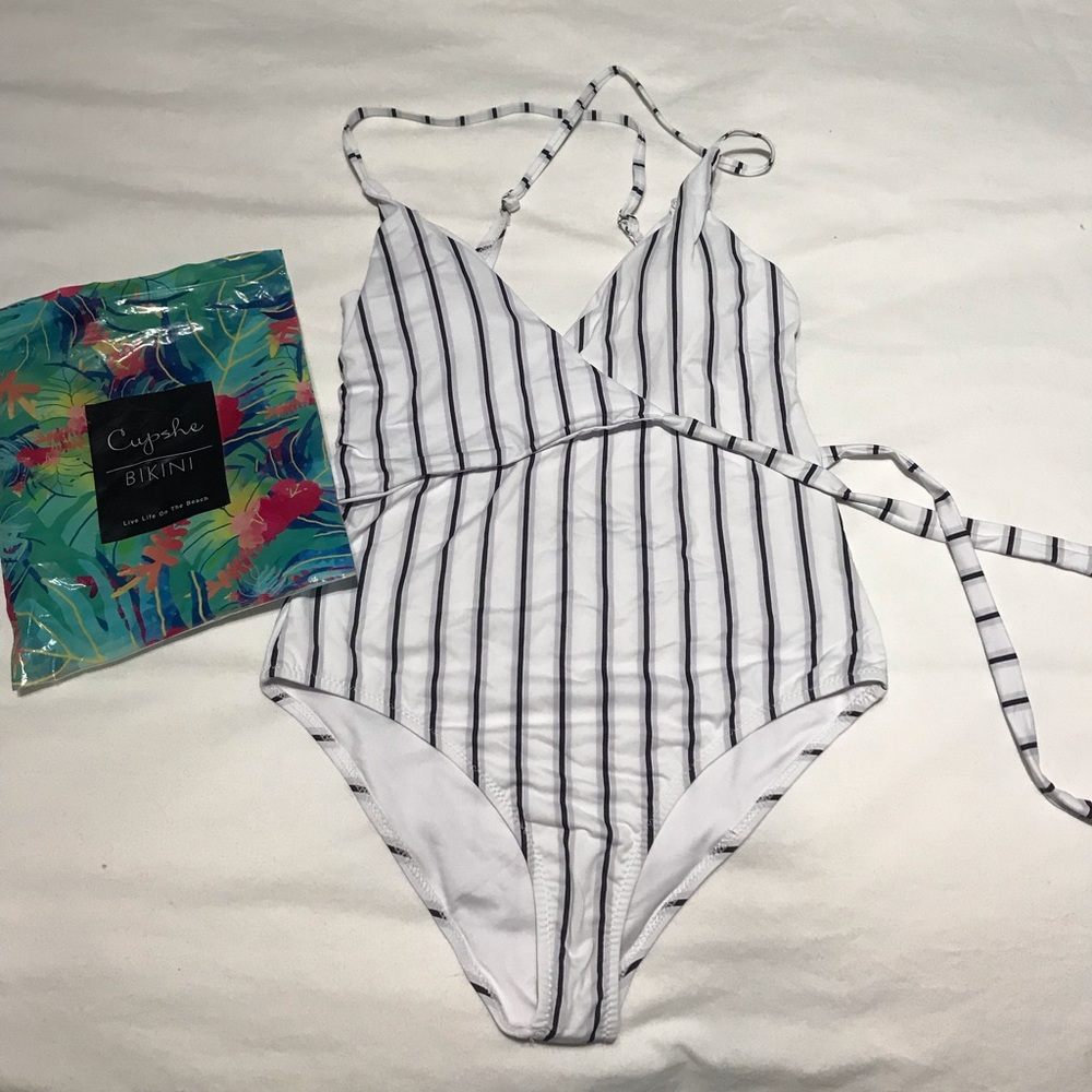 Cupshe one piece NWT